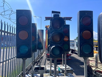 Lot 78 - Pike Traffic Light x9