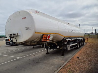 Lot 12 - 2015 COBO HNOS Fuel Tanker Tri-Axle Trailer