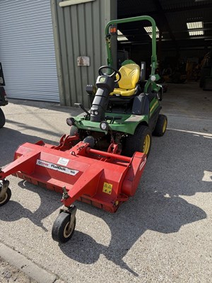 Lot 39 - 2015 John Deere 1570 Ride On Mower with Trimax FlailDek FX 155