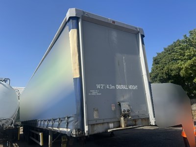 Lot 20 - 2008 SDC Curtainside Trailer
