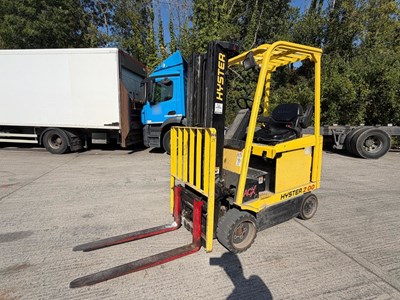 Lot 18 - 2005 Hyster 2.00 Electric Forklift