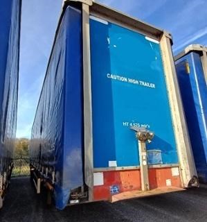 Lot 63 - 2011 Montracon Tri-Axle Curtainsider Straight Frame Trailer