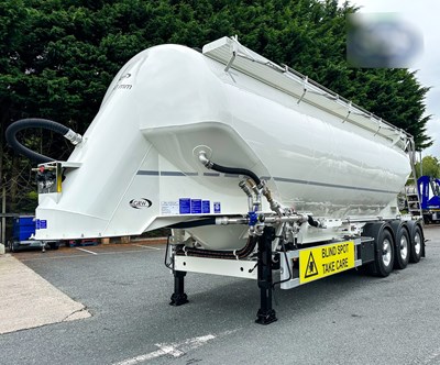 Lot 2 - 2023 GRW Engineering 3 Cone Non-Tipping Dry Powder Tanker Trailer