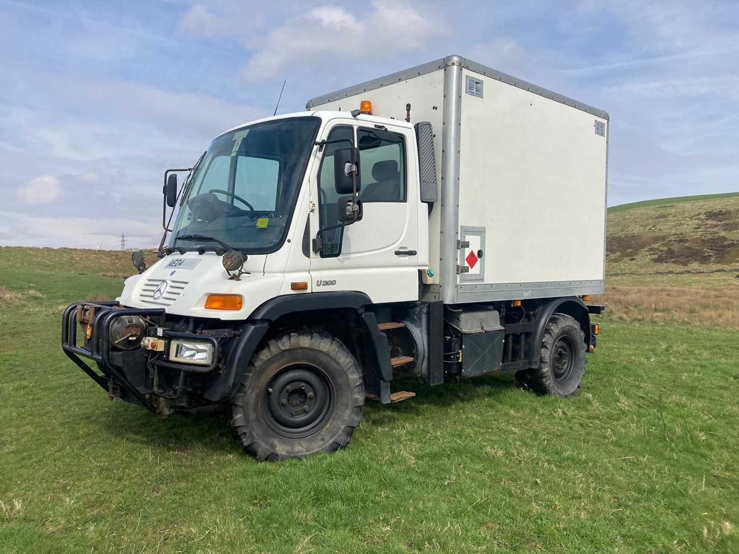 Lot 74 - 2004 Mercedes-Benz Unimog U300 Euro 3